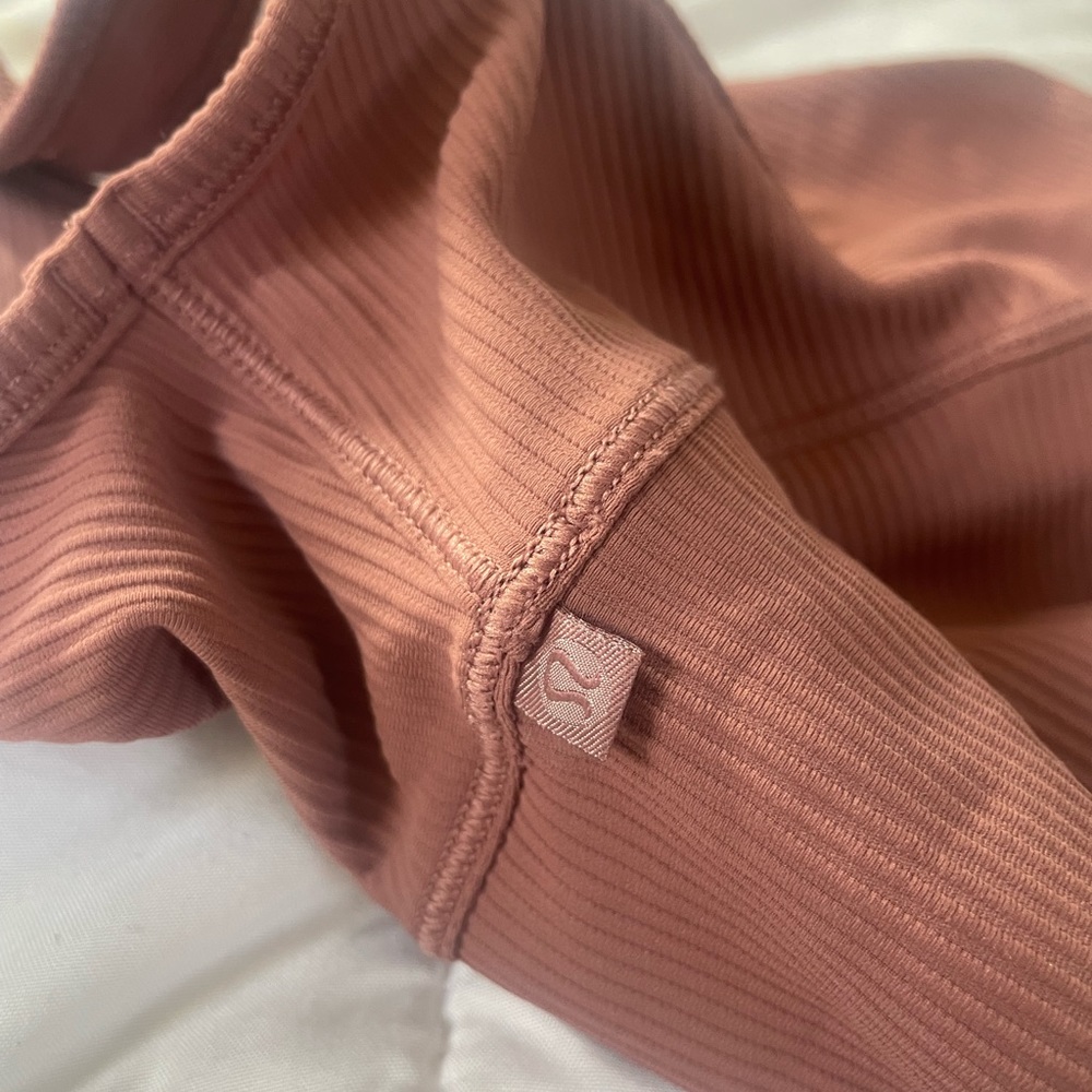 Lululemon pink crop top tank